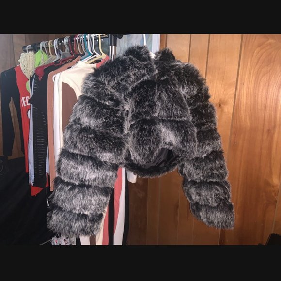 Cropped Fur Jacket - Picture 2 of 7